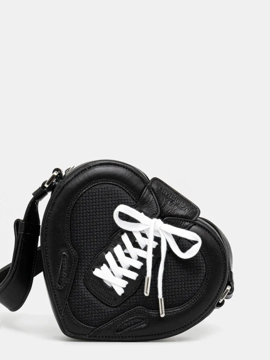 Zdjęcie produktu AMBUSH torebka skórzana Strapped Heart Shoulder Bag czarny