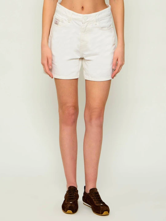 Zdjęcie produktu AMI Paris Jeansowe szorty | Regular Fit kremowy