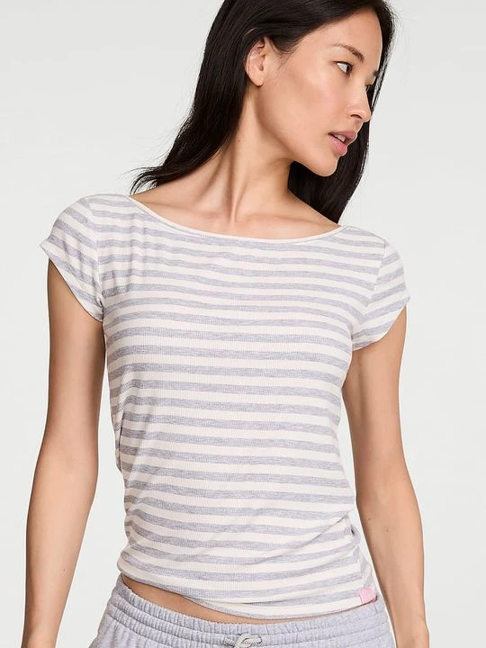 Zdjęcie produktu Angel Essentials T-shirt z modalu z dekoltem łódka VS Iconic Rib Boatneck Victoria's Secret Paski