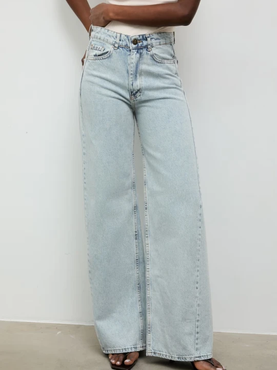 Zdjęcie produktu Answear.LAB jeansy boyfriend damskie niebieski