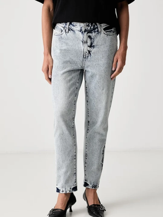 Zdjęcie produktu Armani Exchange jeansy boyfriend damskie granatowy