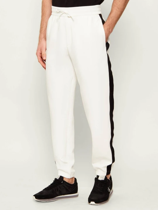 Zdjęcie produktu Armani Exchange Spodnie dresowe | Regular Fit biały