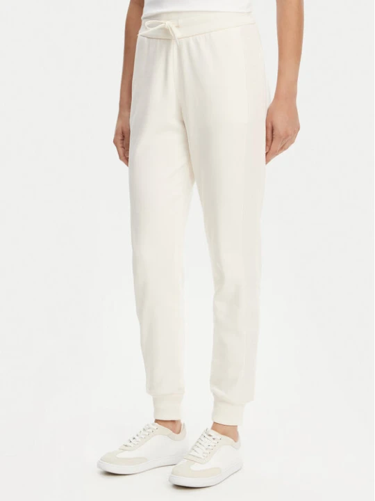Zdjęcie produktu Armani Exchange Spodnie dresowe XW000503 AF12804 U1003 Écru Regular Fit Kremowy