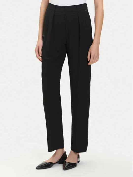 Zdjęcie produktu Armani Exchange Spodnie materiałowe XW000664 AF10872 UC001 Czarny Loose Fit
