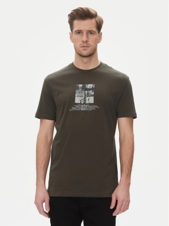 Zdjęcie produktu Armani Exchange T-Shirt XM000565 AF10356 U8120 Czarny Regular Fit