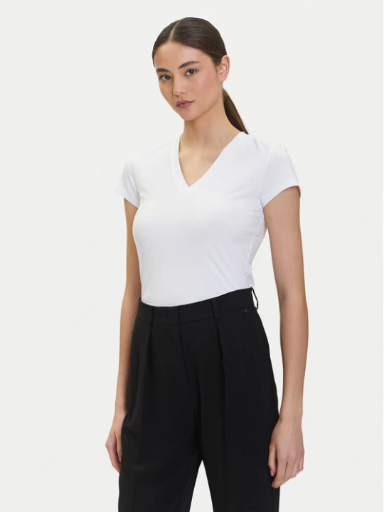 Zdjęcie produktu Armani Exchange T-Shirt XW001355 AF16294 U0002 Biały Regular Fit