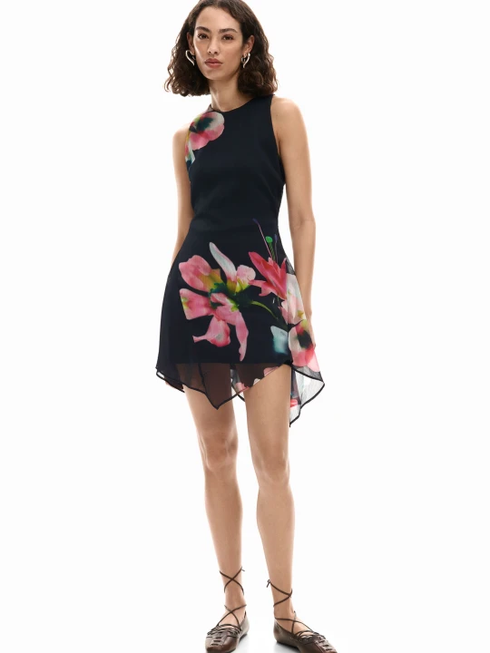 Zdjęcie produktu Asymetryczna sukienka w kwiaty Desigual czarny