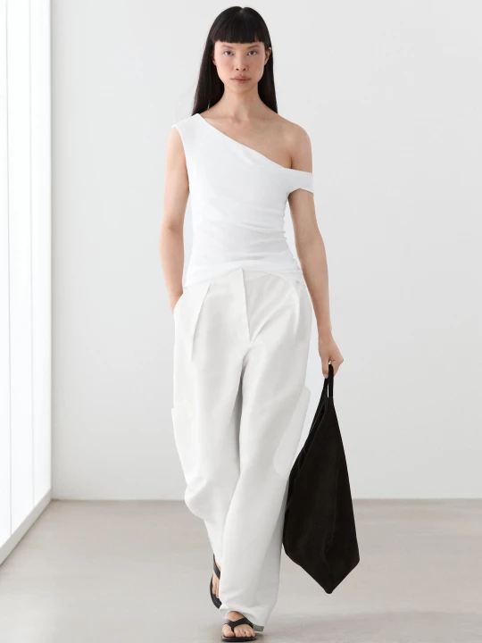 Zdjęcie produktu Asymetryczny Top Z Odkrytym Ramieniem - Biały Złamany - Massimo Dutti - Female