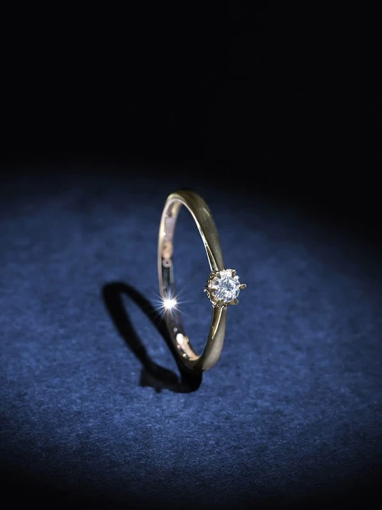 Zdjęcie produktu ATELIER DU DIAMANT Złoty pierścionek "Solitaire envoûtant" z diamentem rozmiar: 60