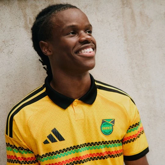 Zdjęcie produktu Autentyczna koszulka domowa Jamajka 26 Adidas Bold Gold
