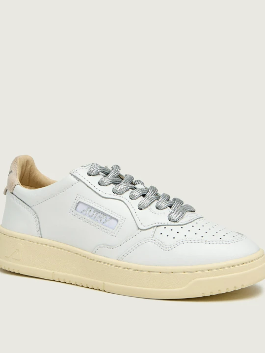 Zdjęcie produktu Autry Skórzane sneakersy Medalist Low biały