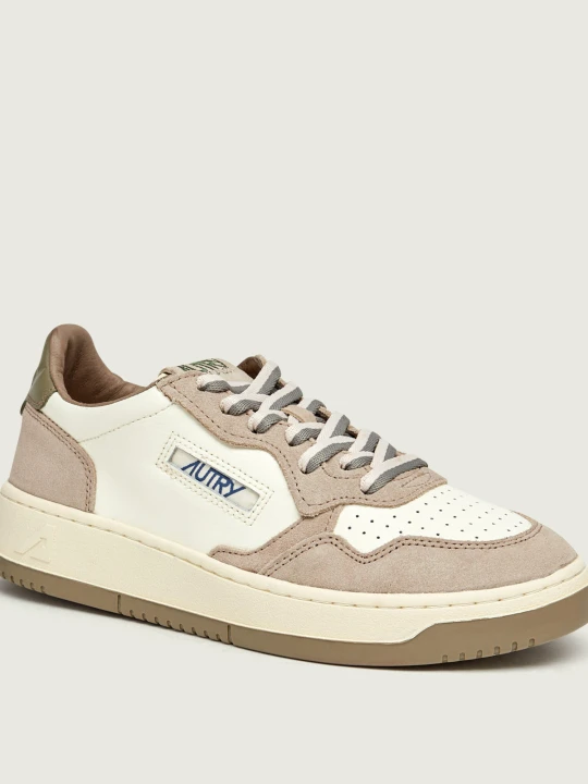 Zdjęcie produktu Autry Skórzane sneakersy Medalist Low | zamsz beżowy