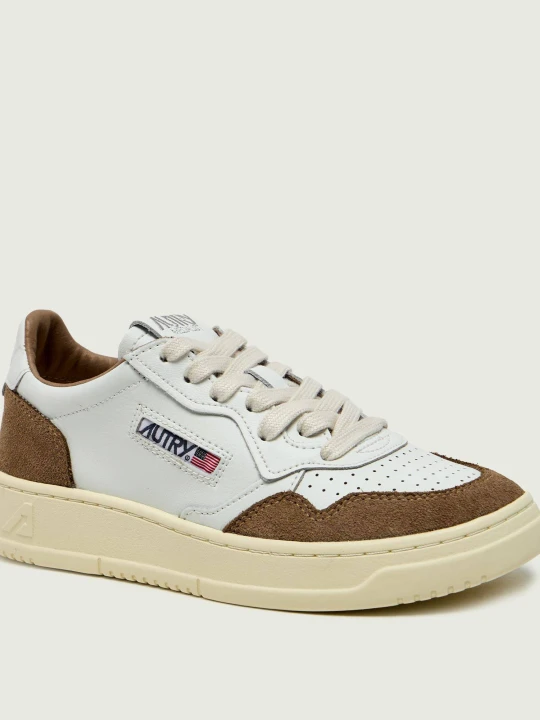 Zdjęcie produktu Autry Skórzane sneakersy Medalist Low | zamsz biały