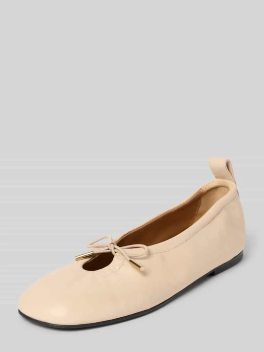 Zdjęcie produktu Balerina z ozdobnym szwem model 'ROSALIND' ALOHAS Piaskowy