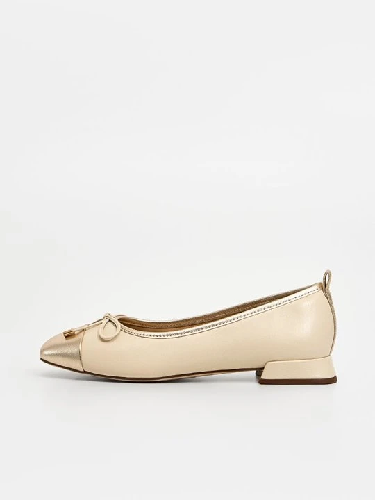 Zdjęcie produktu Klasyczne baleriny Clarks beżowy