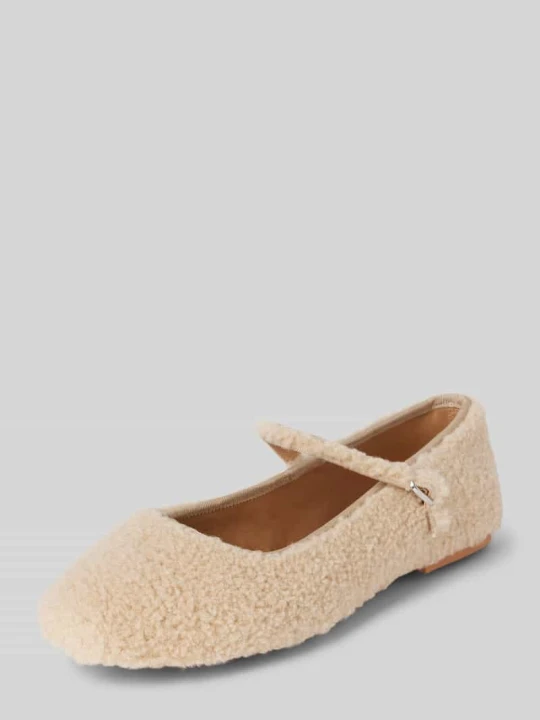 Zdjęcie produktu Baleriny Pretty Ballerinas z futerkiem model ‘Vinetta-F’ Steve Madden Beżowy
