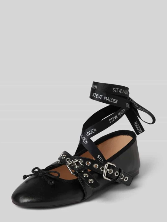 Zdjęcie produktu Baleriny z wiązanymi tasiemkami model ‘BAYLEN’ Steve Madden Czarny