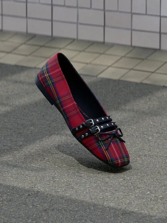 Zdjęcie produktu Baleriny z zapięciem Even&Odd Wide Fit By Zalando czerwony