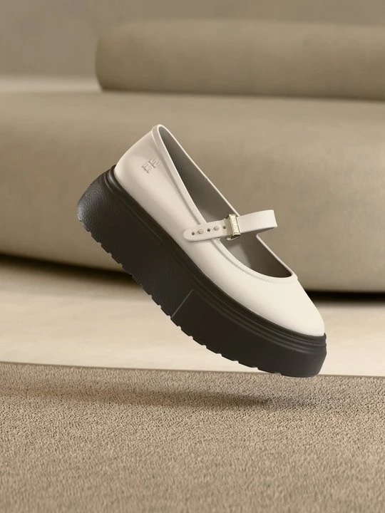 Zdjęcie produktu Baleriny z zapięciem Melissa biały