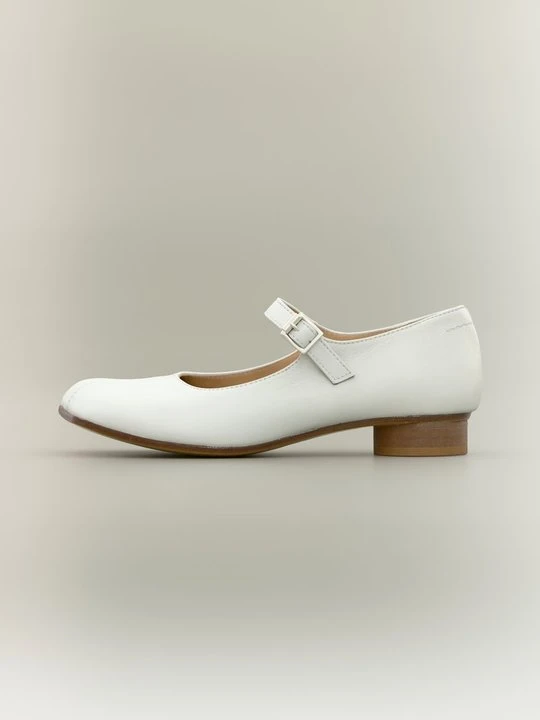 Zdjęcie produktu Baleriny z zapięciem MM6 Maison Margiela biały