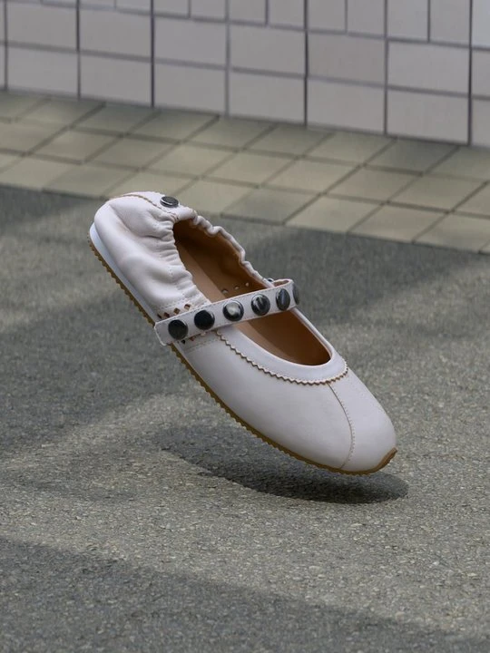 Zdjęcie produktu Baleriny z zapięciem Steve Madden biały
