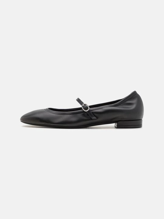 Zdjęcie produktu Baleriny z zapięciem Stuart Weitzman czarny