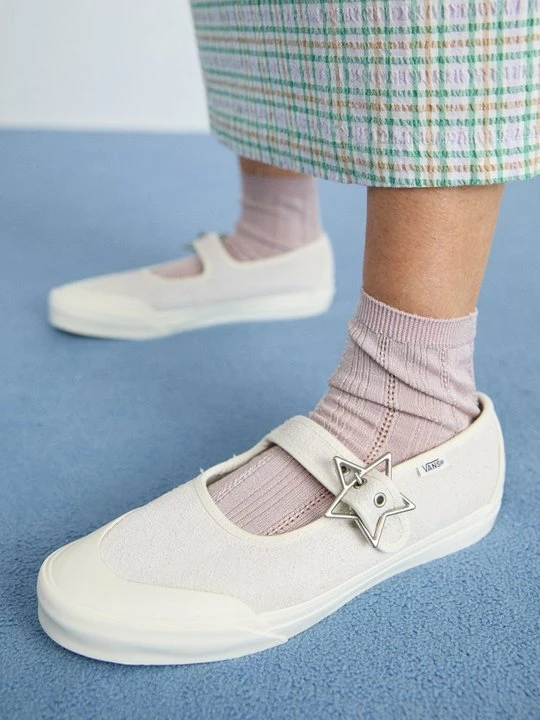Zdjęcie produktu Baleriny z zapięciem Vans mleczny