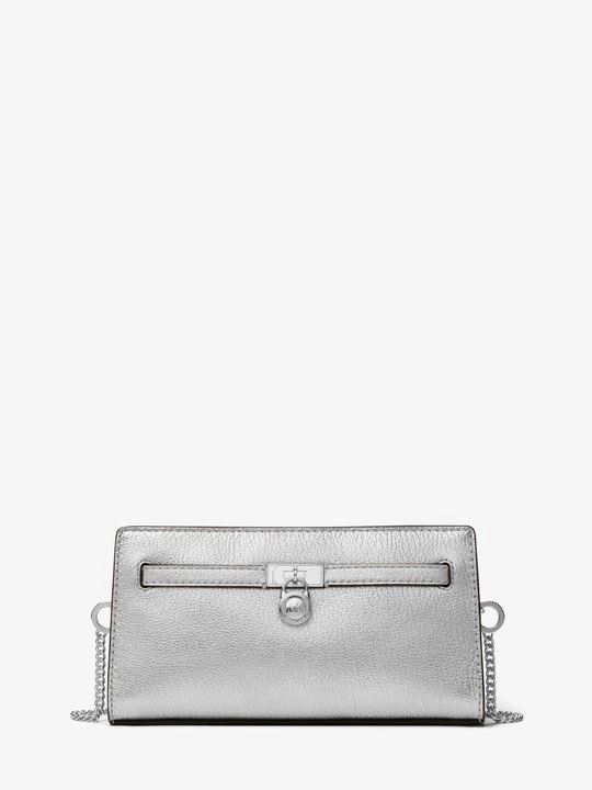Zdjęcie produktu Bardzo mała przepinana torebka Hamilton Moderne do przewieszenia przez ramię z metalicznej skóry Michael Kors SREBRNY (Srebrny)