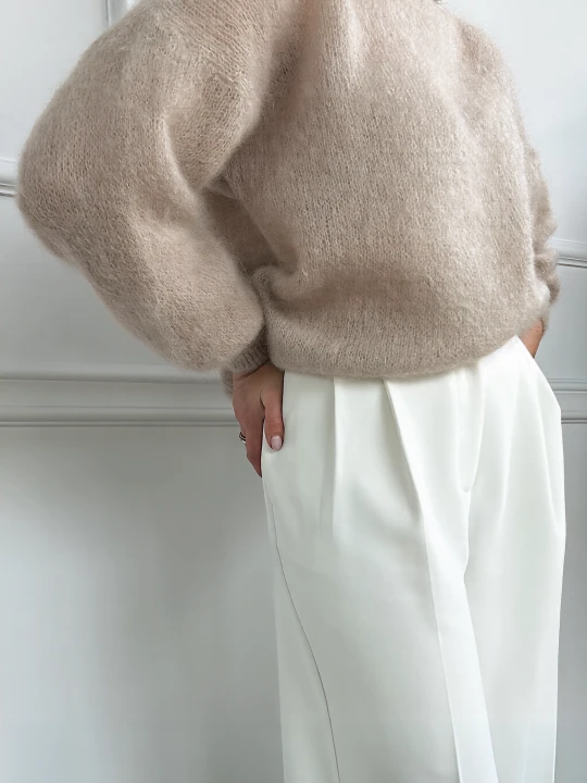 Zdjęcie produktu Puszysty sweter damski z cienkiego moheru SKY LAÏF