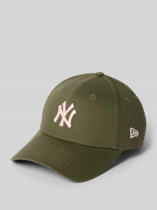 Zdjęcie produktu Baseballówka z haftowanym motywem New Era Oliwkowy