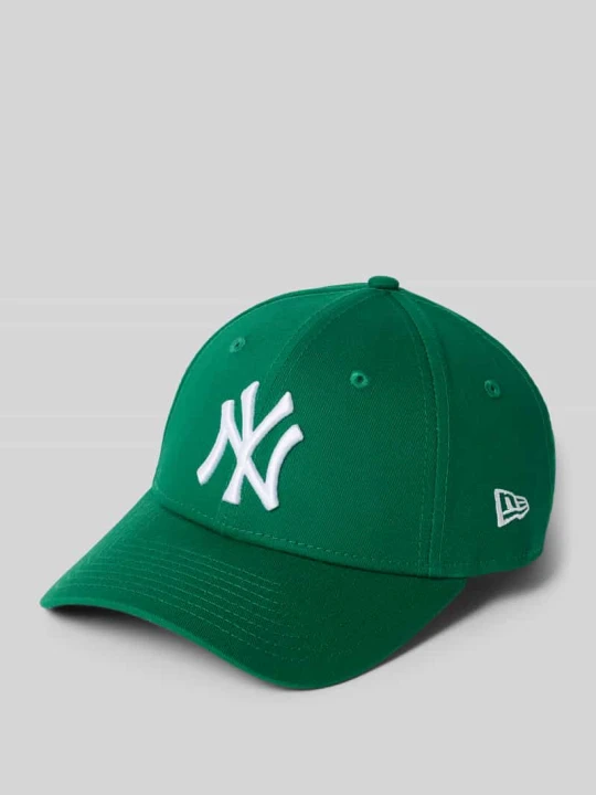 Zdjęcie produktu Baseballówka z haftowanym motywem New Era Zielony