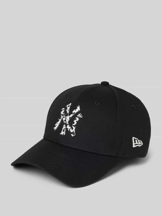 Zdjęcie produktu Baseballówka z haftowanym motywem New Era Czarny