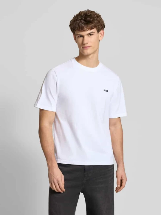 Zdjęcie produktu Basic T-shirt z małą naszywką z logo na piersi REVIEW Biały