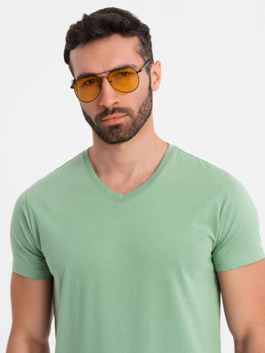Zdjęcie produktu Bawełniana klasyczna męska koszulka z dekoltem w serek BASIC – zielona V11 - Rozmiar: XXL Ombre Clothing