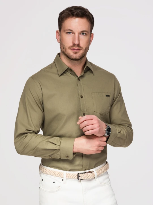 Zdjęcie produktu Bawełniana męska koszula z kieszenią REGULAR FIT - oliwkowa V2 Ombre Clothing oliwkowy