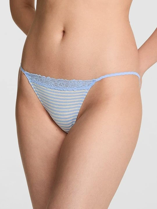 Zdjęcie produktu Bawełniane majtki bikini z koronkowym wykończeniem Victoria's Secret Z nadrukiem