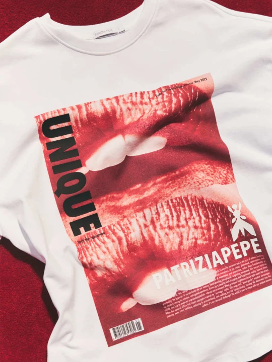 Zdjęcie produktu Bawełniany t-shirt z nadrukiem ze sloganem Patrizia Pepe biały