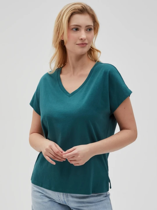Zdjęcie produktu Bawełniny t-shirt z dekoltem w serek zielony Moodo