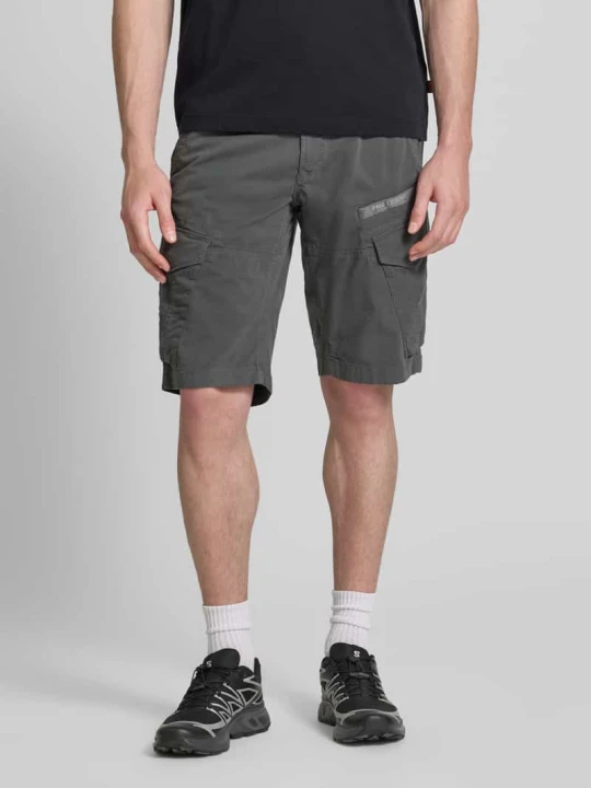 Zdjęcie produktu Bermudy cargo o kroju tapered fit z kieszeniami z patką model 'Nordrop' PME Legend Antracytowy