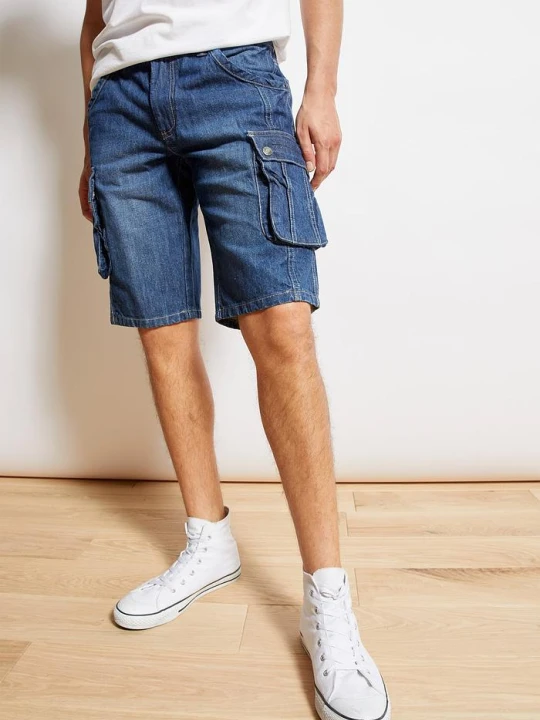 Zdjęcie produktu Bermudy jeansowe bojówki, regular fit BonPrix niebieski
