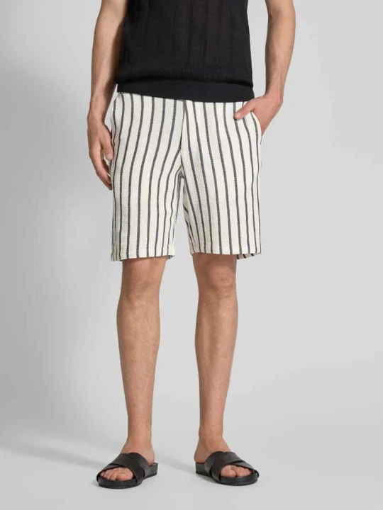 Zdjęcie produktu Bermudy o kroju regular fit z fakturowanym wzorem model ‘BRODY’ Selected Homme Złamany biały