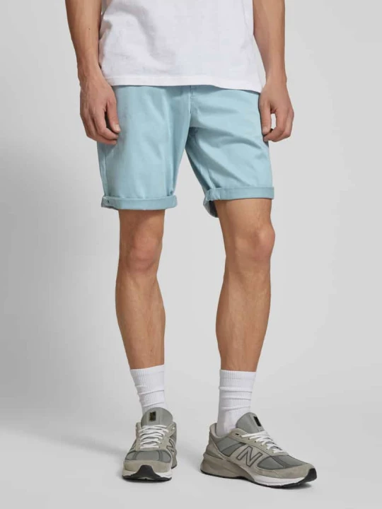 Zdjęcie produktu Bermudy o kroju regular fit z wpuszczanymi kieszeniami model ‘IBOWIE’ Jack&Jones Morski