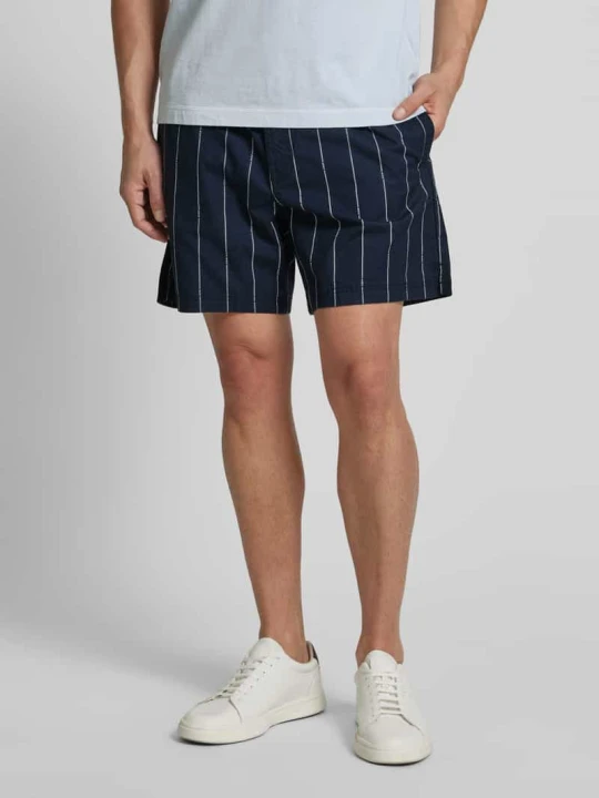 Zdjęcie produktu Bermudy z wpuszczanymi kieszeniami model ‘Sandrew’ Boss Granatowy