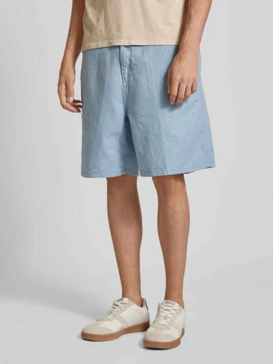 Zdjęcie produktu Bermudy z wpuszczanymi kieszeniami model ‘WALTER’ Carhartt WIP Jasnoniebieski