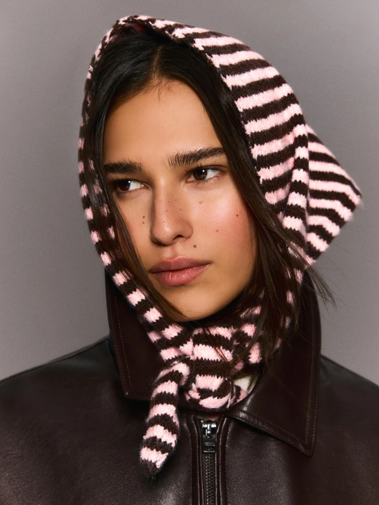 Zdjęcie produktu Bershka Apaszka Z Dzianiny Z Nadrukiem Kobieta Różowy