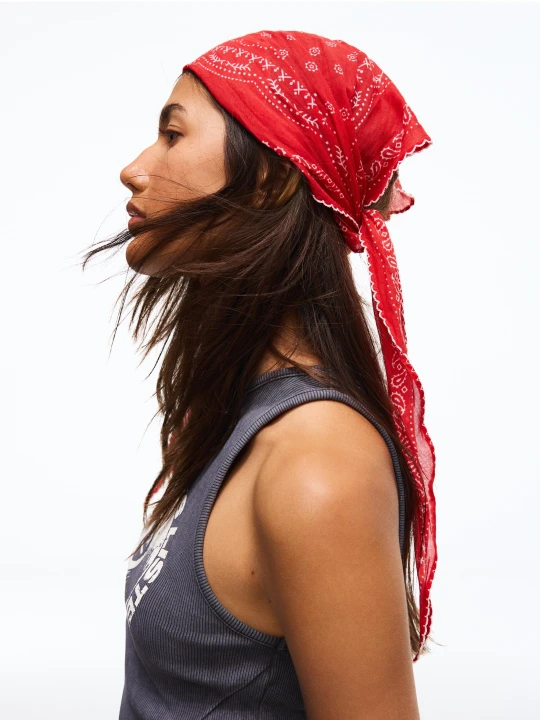 Zdjęcie produktu Bershka Bandana Z Nadrukiem Paisley Kobieta Czerwony
