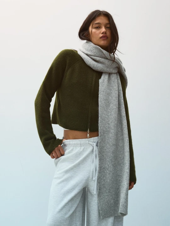 Zdjęcie produktu Bershka Bardzo Długi Szalik Z Dzianiny Kobieta Czarny