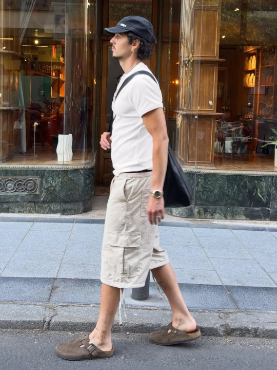 Zdjęcie produktu Bershka Bermudy Cargo O Szerokim Kroju Mężczyzna Piaskowy