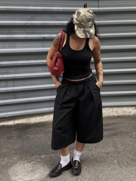 Zdjęcie produktu Bershka Bermudy Culotte Z Elastyczną Talią Kobieta Czarny