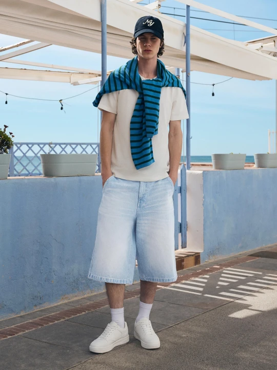 Zdjęcie produktu Bershka Bermudy Jeansowe Skater Mężczyzna Jasnoniebieski